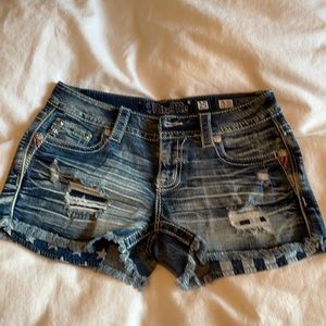 Miss me mid rise easy short. Size 25